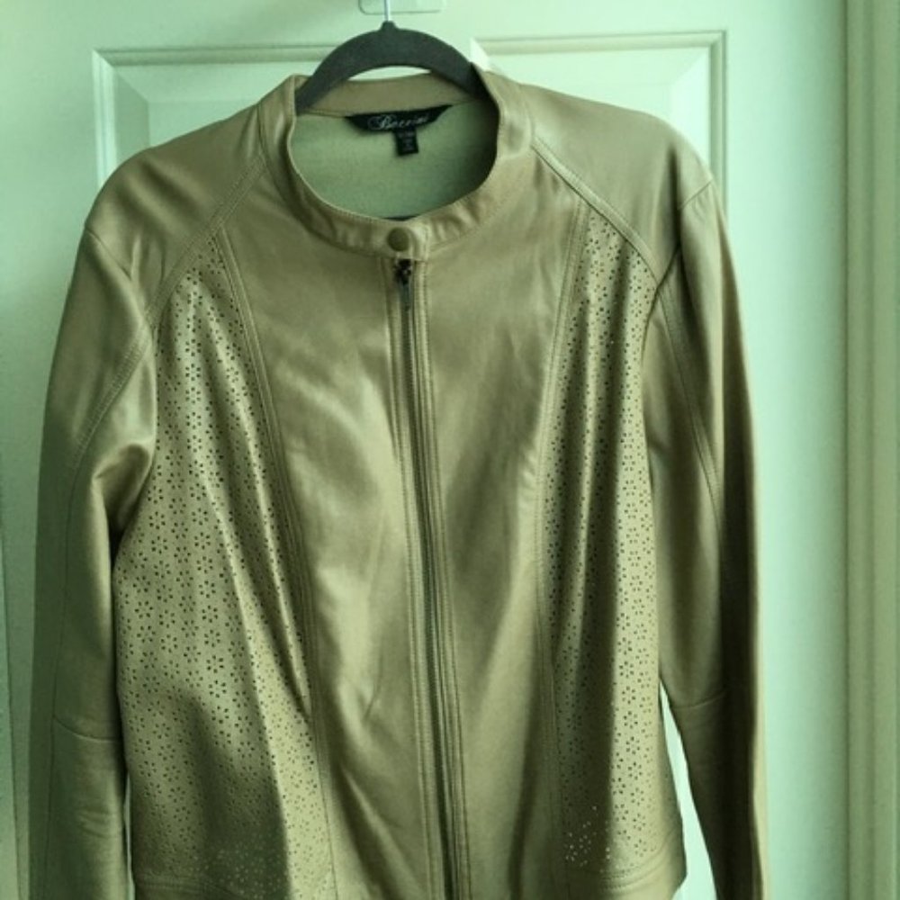 A stylish women's outer jacket.